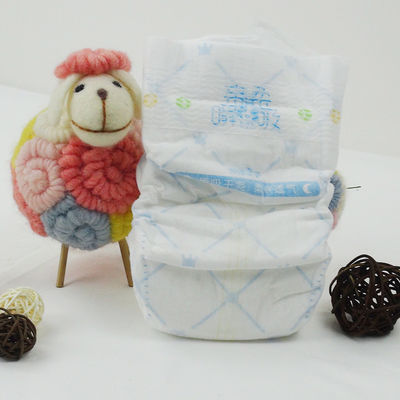 Nonwoven Kumaşlar 4 Kalite Dereceli Bebek Bezi Bebek Bezini Çekiyor