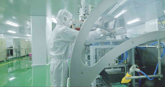 Toptan Fiyat Spunlace Nonwoven Bebek Islak Mendilleri polyester viskon malzeme Kabartmalı Kumaş ıslak mendil üreticisi